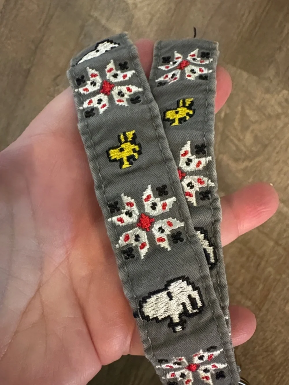 Vera Bradley Peanuts Gray Wide Lanyard Ski Slope Snoopy Woodstock ID Ring